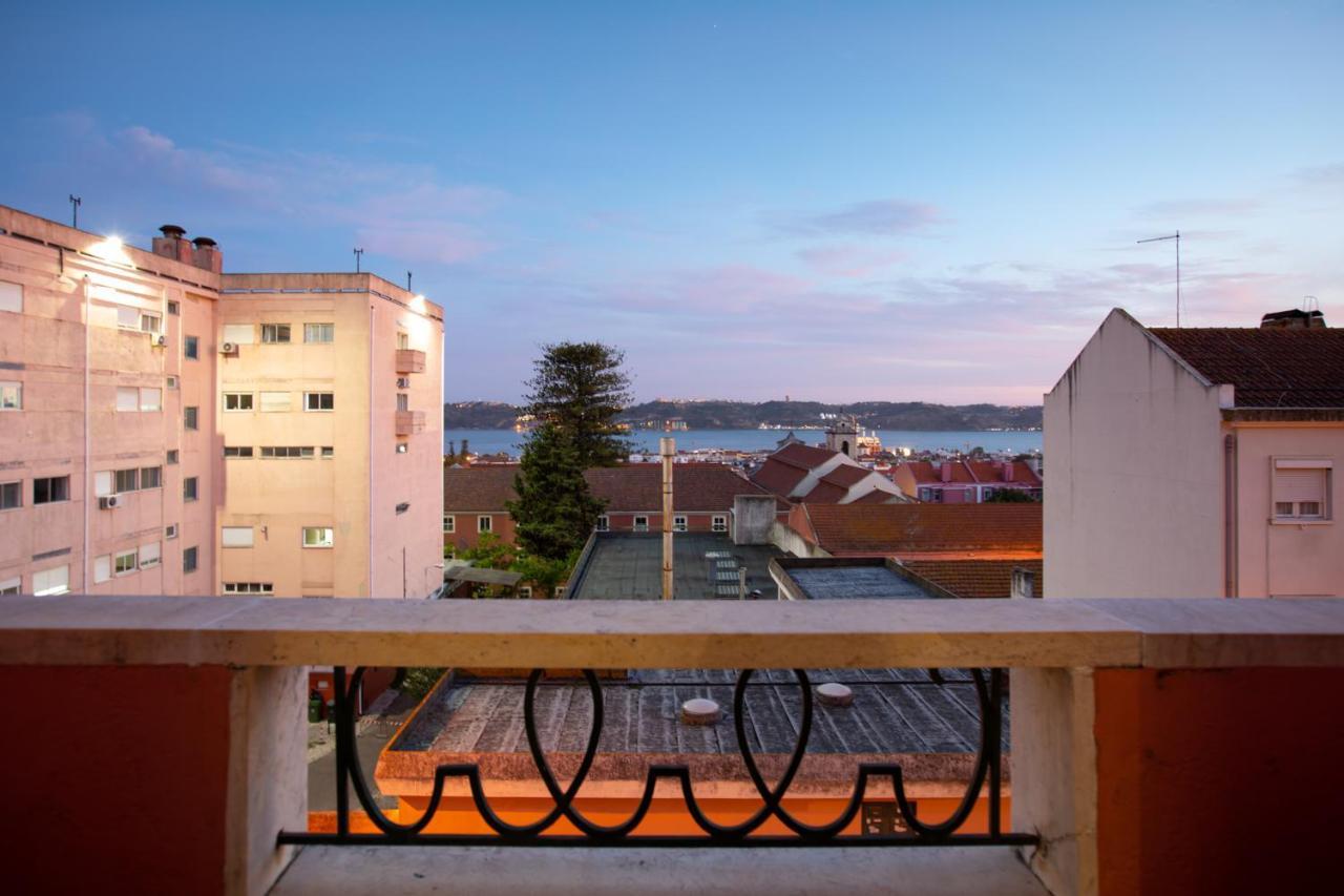 Ambassador River View Suites Lissabon Buitenkant foto